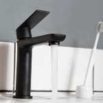 RA A121-A699 ก๊อกล้างหน้าน้ำเย็น สีดำ