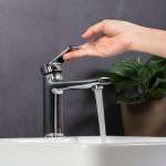 RA A111-A2211-V ก๊อกล้างหน้าผสมร้อน-เย็น โครเมี่ยม OVO RA A111-A2211-V ก๊อกล้างหน้าผสมร้อน-เย็น โครเมี่ยม OVO