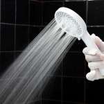 RA WHITE-9999 ฝักบัวมือ พร้อมสายและขอแขวนครบชุด สีขาว